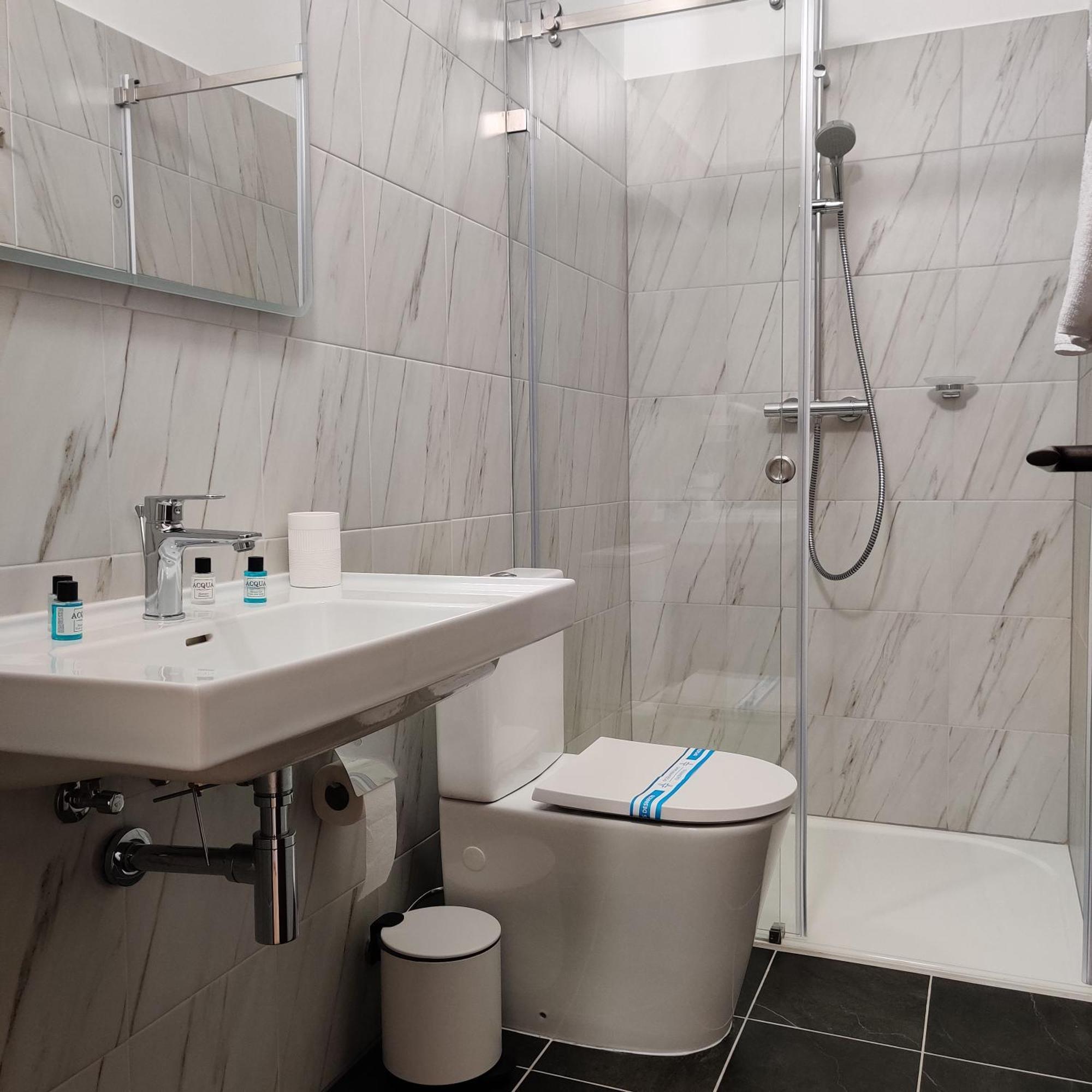 Kyiv Honchara Hotel Екстер'єр фото